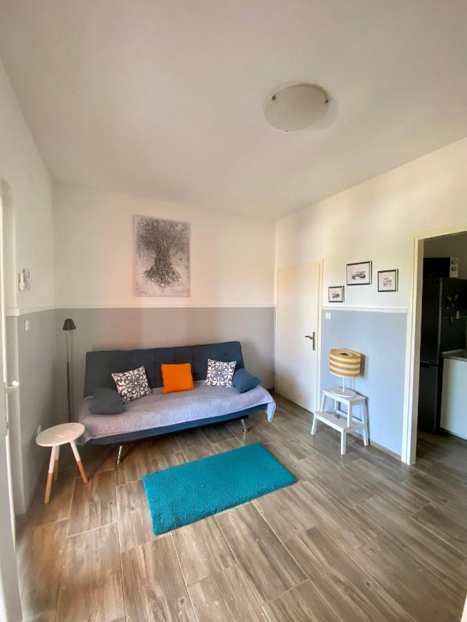 Lumar Holidays And Apartments Preko Exterior foto